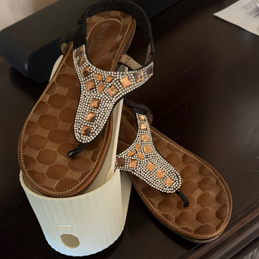 Patrizia by Spring Step siver-Gold and Black Women's Sandals